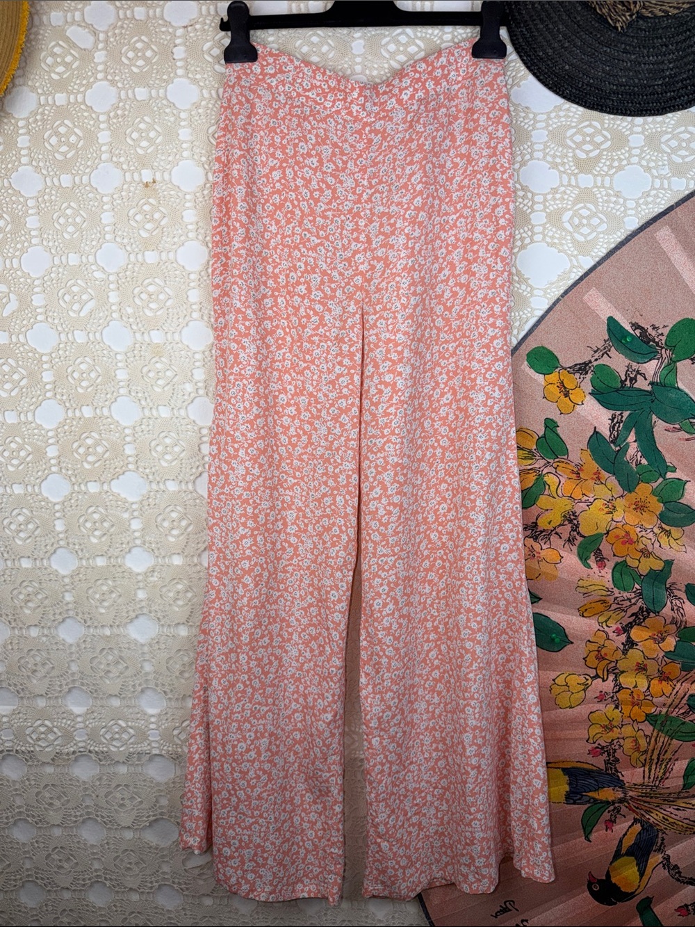Flynn Skye Coral White Floral Wide Leg Jumpsuit Pants High Rise Sz. S Light